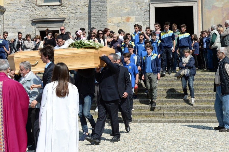 FUNERALE MATTIA FAGIOLI VARENNA3