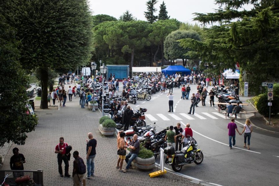 motoraduno guzzi (gruppo fotografico mandello) (2)